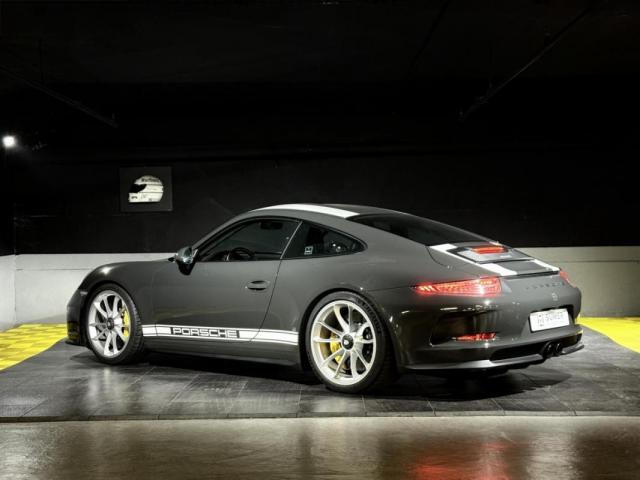 Porsche 911 image 9