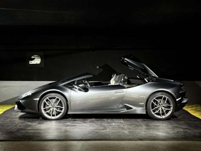 Lamborghini Huracán image 5