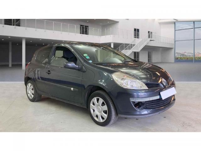 Renault Clio image 2