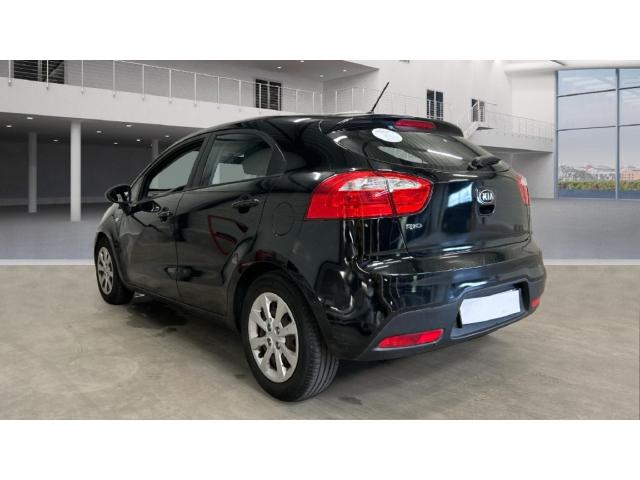 Kia Rio image 2