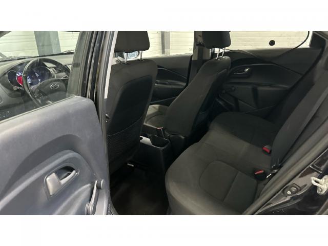 Kia Rio image 6