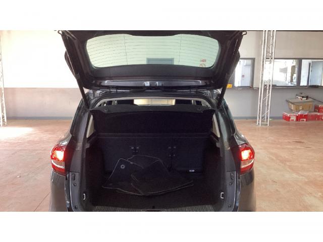 Ford C-Max image 6