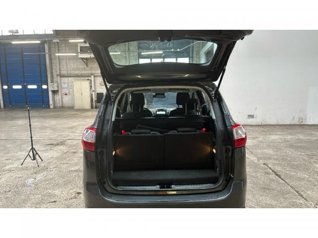 Ford Grand C-Max image 3
