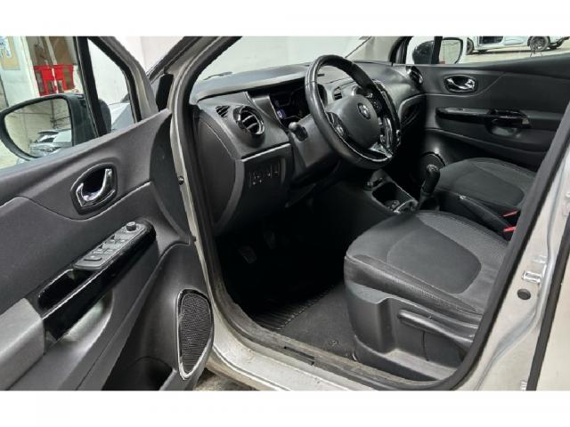 Renault Captur image 2