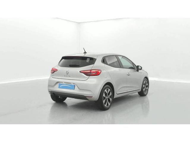 Clio image 6