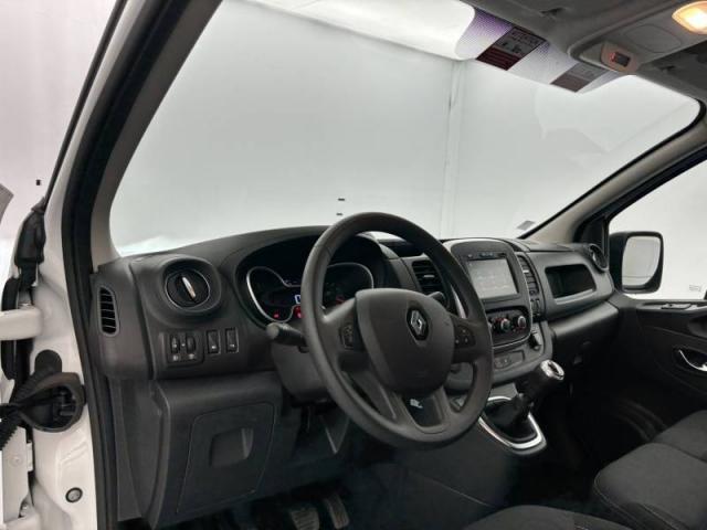 Renault Trafic image 1