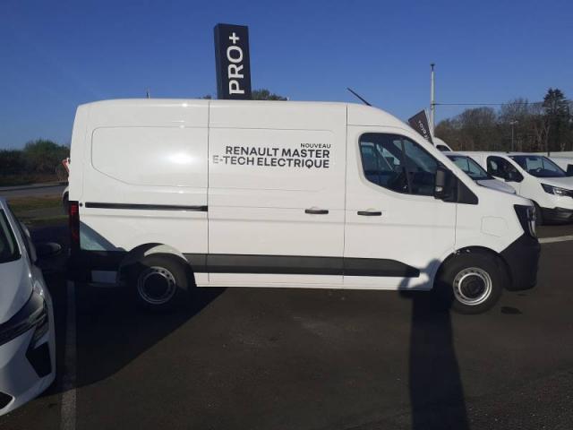 Renault Master image 1