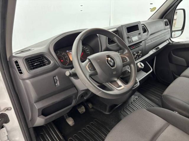 Renault Master image 1