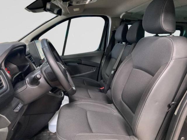 Renault Trafic image 2