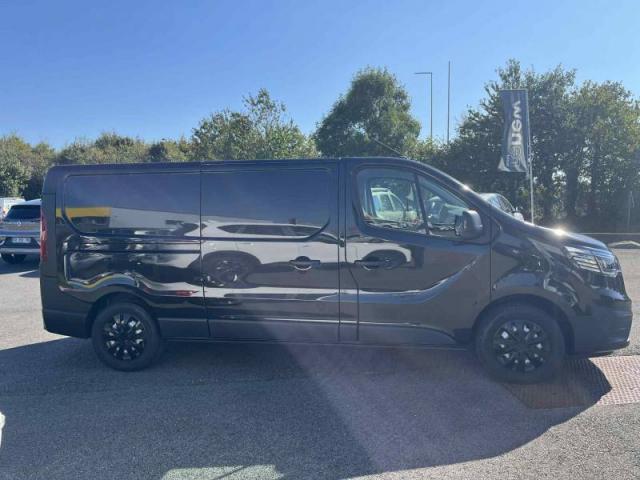 Renault Trafic image 2