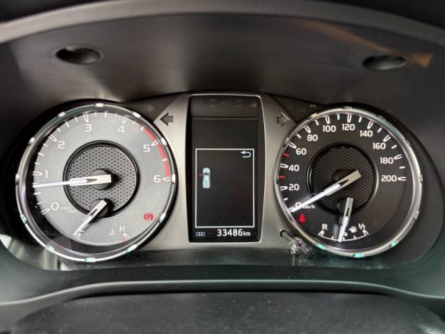 Toyota Hilux image 4