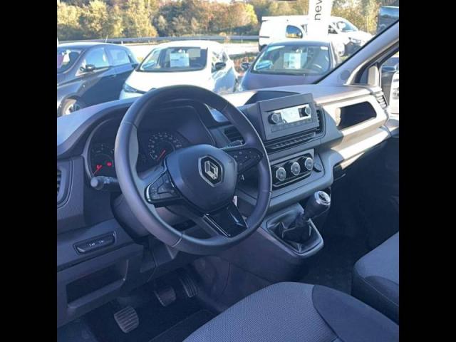 Renault Trafic image 1