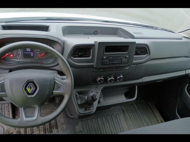 Renault Master image 2