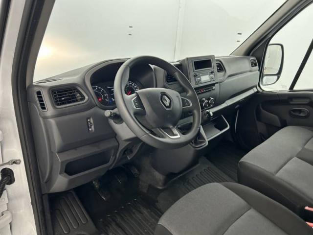 Renault Master image 1