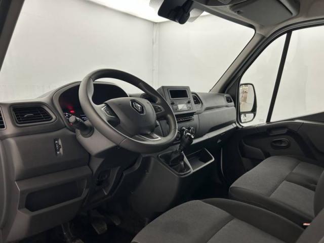 Renault Master image 1