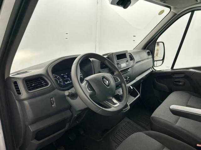 Renault Master image 1