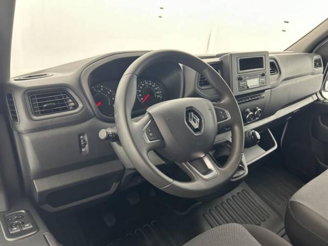 Renault Master image 1