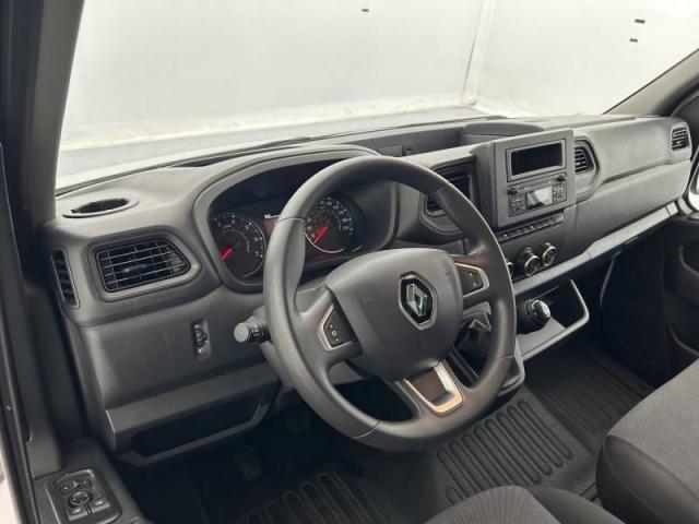 Renault Master image 1