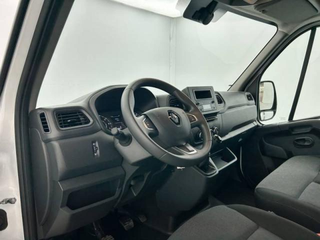 Renault Master image 1