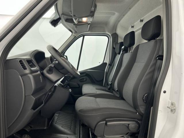 Renault Master image 8