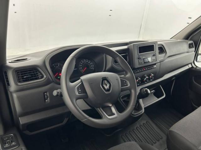 Renault Master image 1