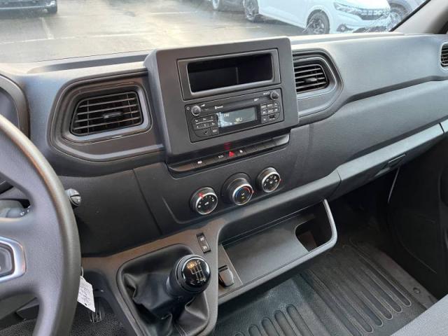 Renault Master image 8