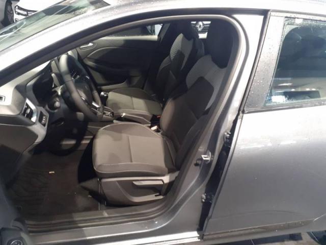 Renault Clio image 9