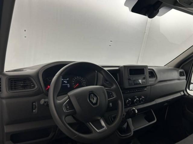 Renault Master image 1