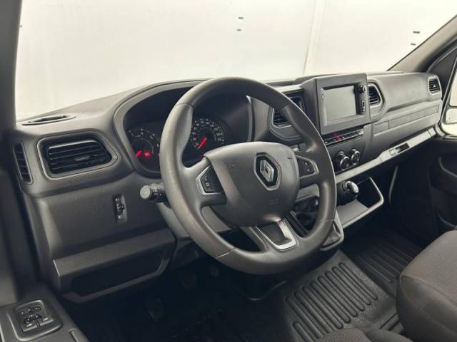 Renault Master image 1