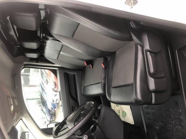 Peugeot Expert image 8