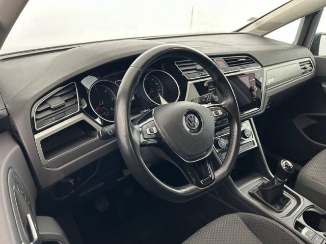 Volkswagen Touran image 1