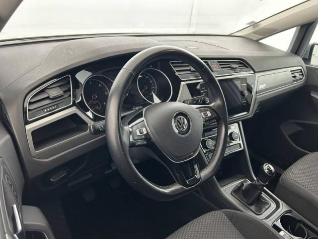 Volkswagen Touran image 1