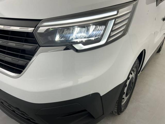 Renault Trafic image 8