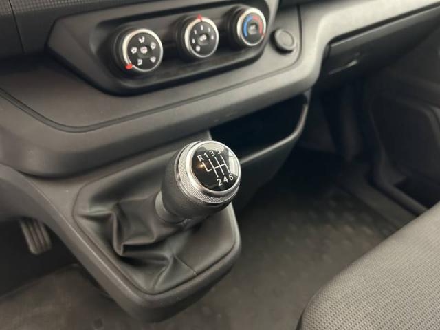 Renault Trafic image 8