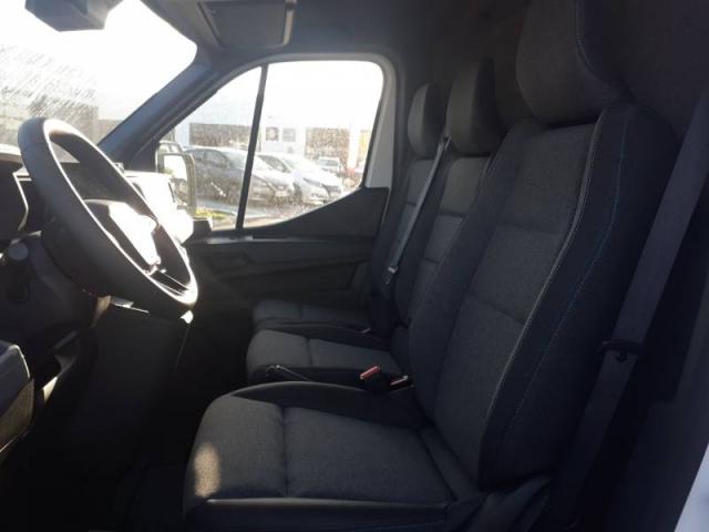 Renault Master image 9