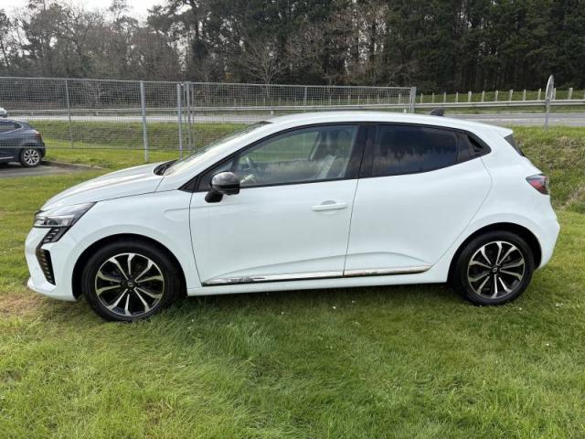 Renault Clio image 2