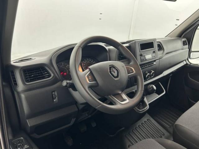 Renault Master image 1