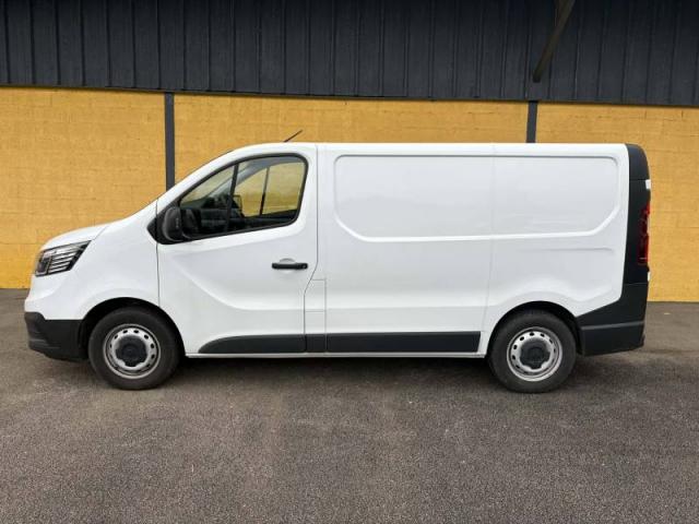 Renault Trafic image 2