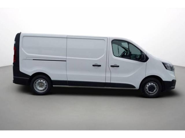 Renault Trafic image 2