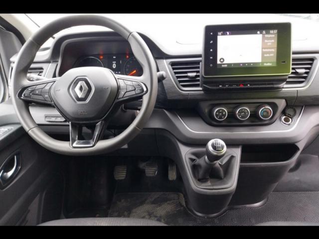 Renault Trafic image 2