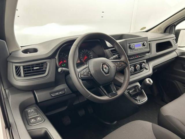 Renault Trafic image 1