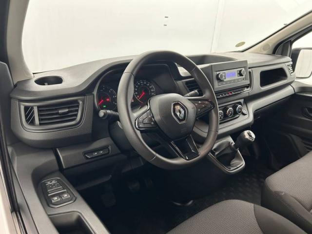 Renault Trafic image 1