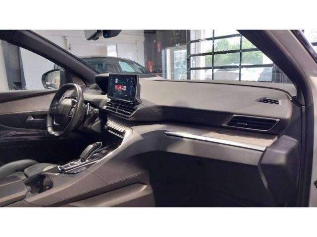Peugeot 3008 image 2