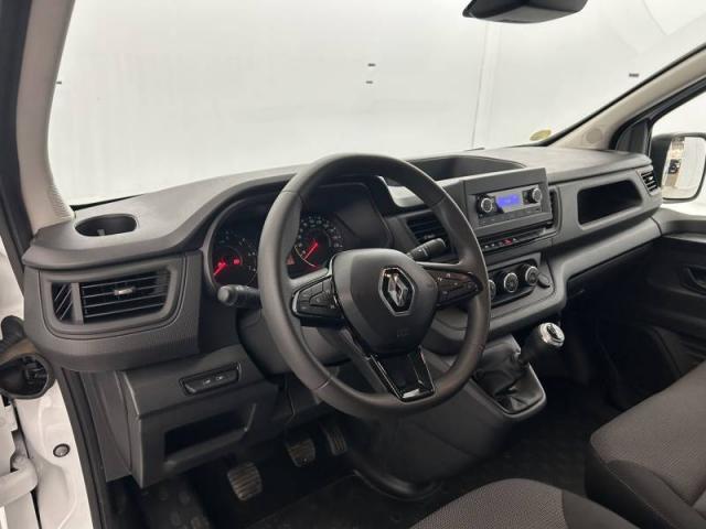 Renault Trafic image 1