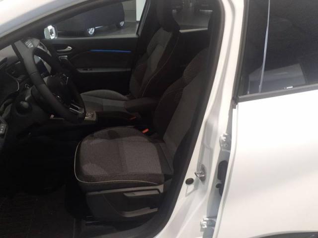 Renault Captur image 8