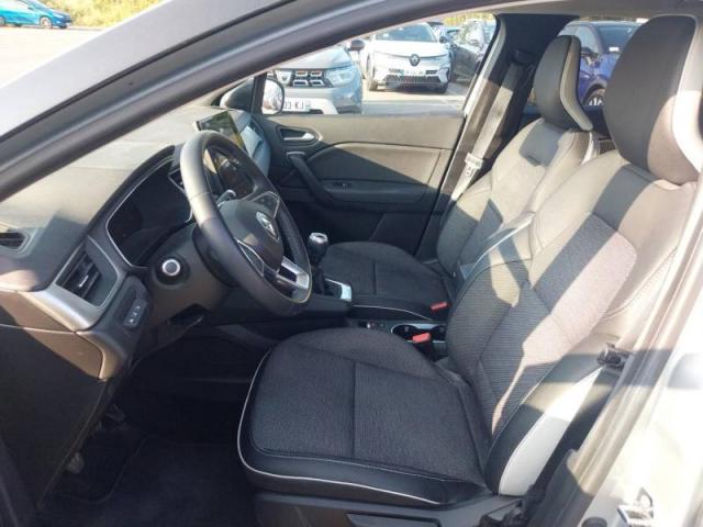 Renault Captur image 2