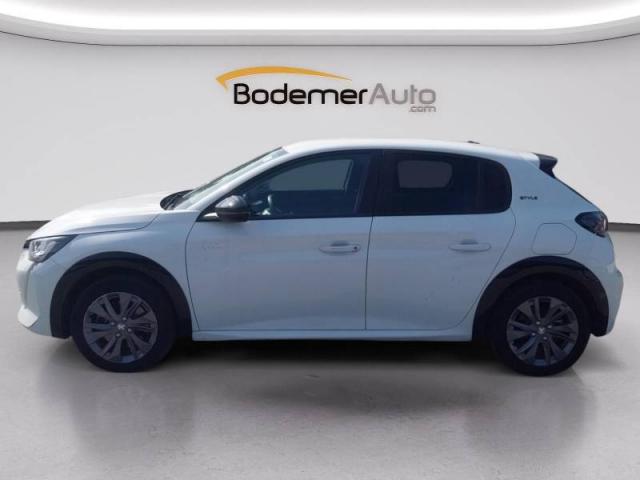 Peugeot 208 image 9