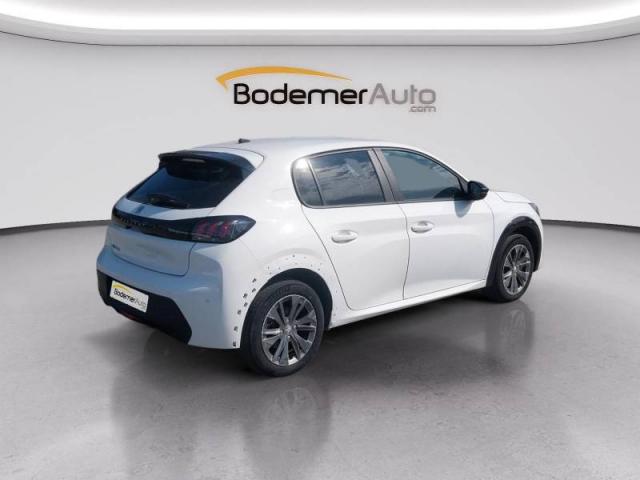 Peugeot 208 image 1