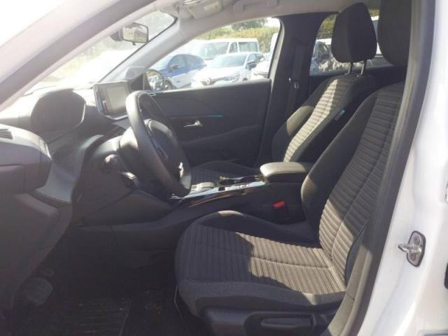 Peugeot 208 image 8