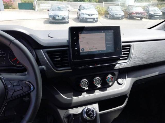 Renault Trafic image 1